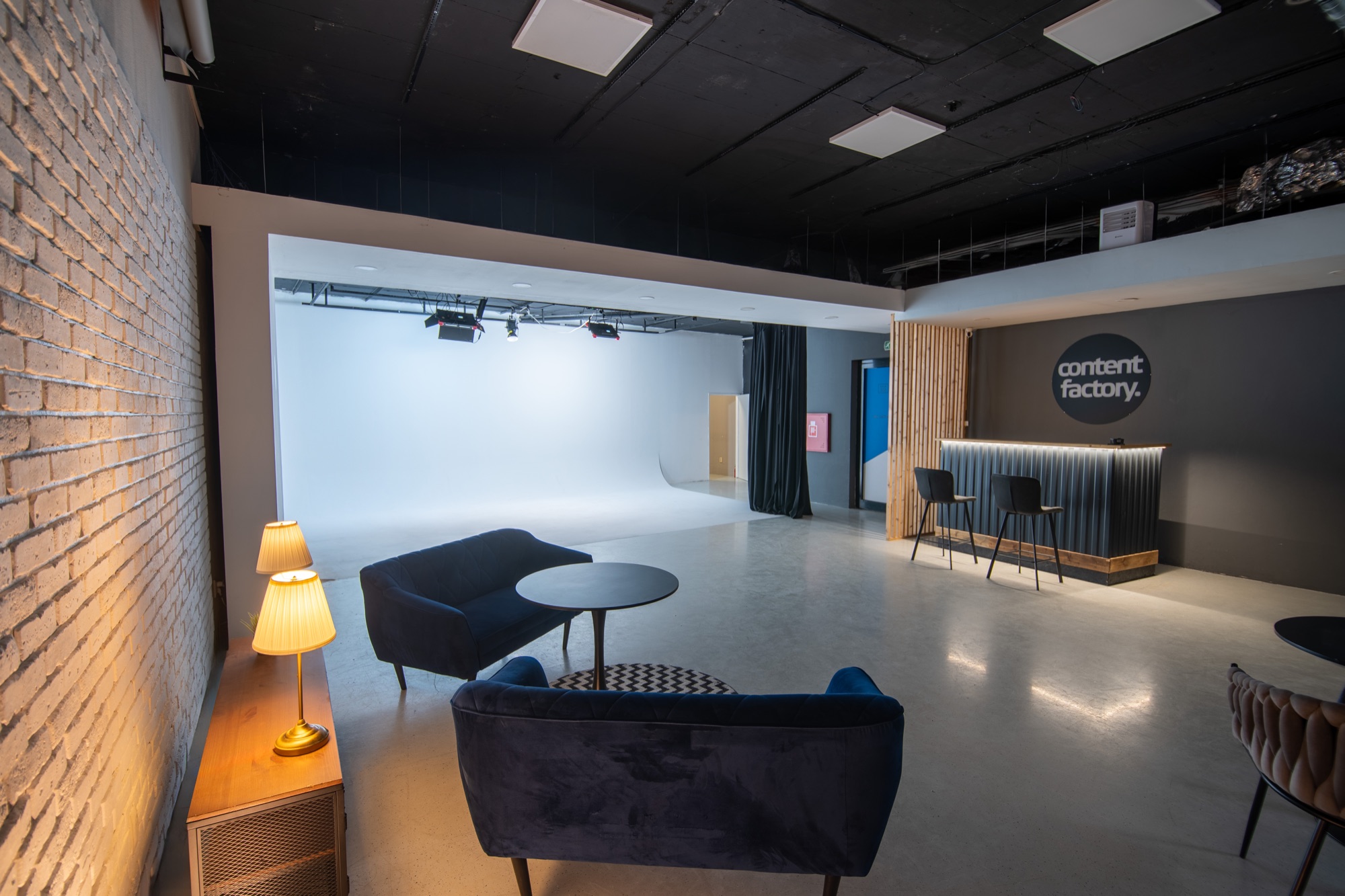 Cyclorama filmové štúdio Content Studio Bratislava